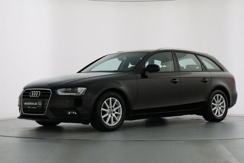 Mythosschwarz metallic Gebraucht 2015 Audi A4 Comfort Kombi | 15.489 € (Fairer Preis) - Bild 1/4