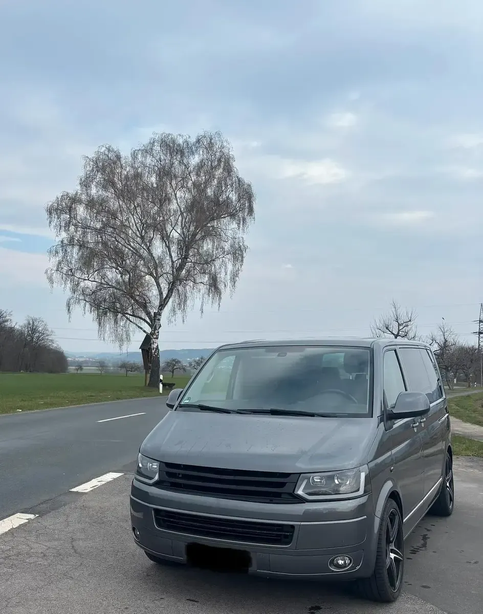 Gebraucht VW Multivan Highline 179 PS (131 kW) 2014 Grau Van / Kleinbus