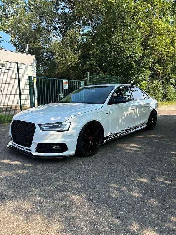 Weiß Gebraucht 2016 Audi A4 Ambiente Limousine | 15.000 € (Fairer Preis) - Bild 1/4