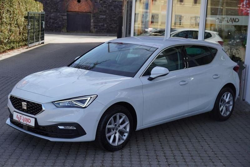 Gebraucht Seat Leon Style 131 PS (96 kW) 2021 Weiß Limousine