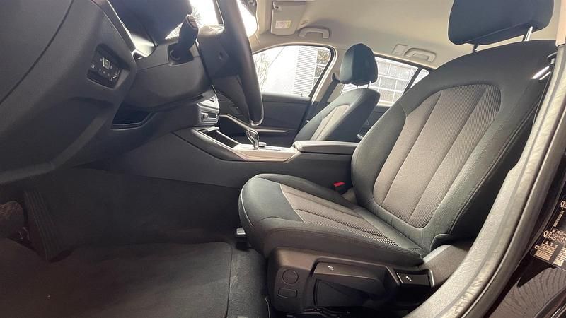 Gebraucht BMW 318 Advantage 156 PS (114 kW) 2022 Schwarz uni Kombi