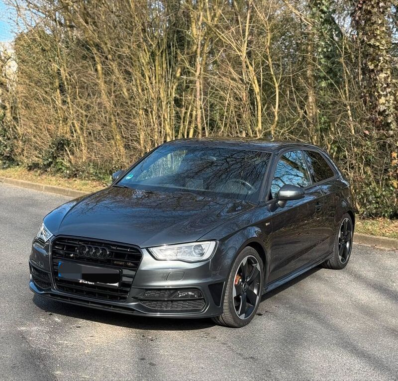 Grau Gebraucht 2013 Audi A3 S-Line Limousine | 12.850 € (Fairer Preis) - Bild 1/4