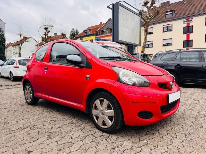 Rot Gebraucht 2009 Toyota Aygo Basis Kleinwagen | 1.900 € (Fairer Preis) - Bild 1/4