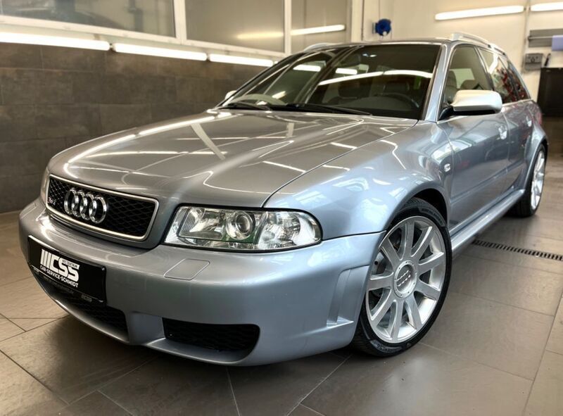 Avussilber (metallic) Gebraucht 2001 Audi RS4 Sport Kombi | 48.888 € (Superpreis) - Bild 1/4