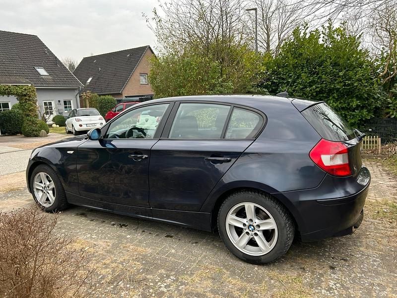 Blau Gebraucht 2007 BMW 116 Kleinwagen | 2.300 € (Guter Preis) - Bild 1/4