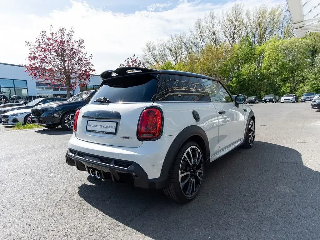 Gebraucht Mini John Cooper Works 231 PS (169 kW) 2024 Weiß Kleinwagen