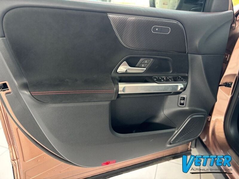 Gebraucht Mercedes GLB250 AMG 224 PS (164 kW) 2024 Gold SUV