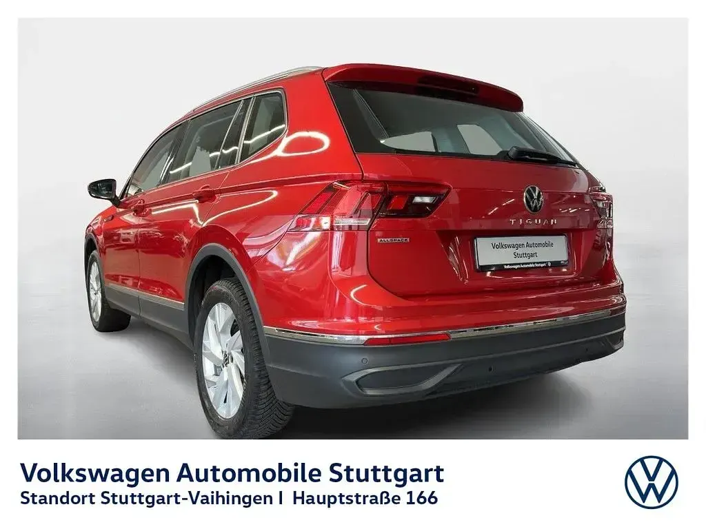 Gebraucht VW Tiguan Allspace Life 150 PS (110 kW) 2022 Rot SUV