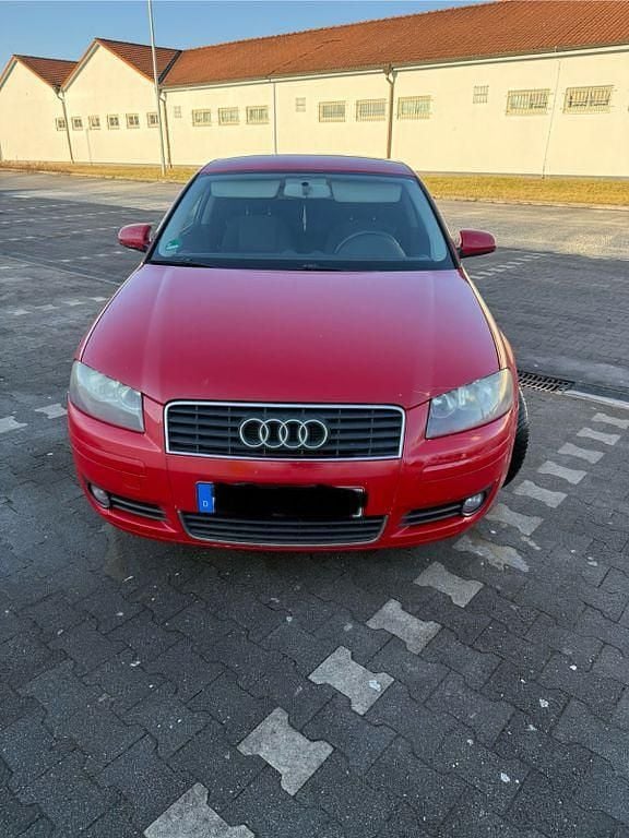 Rot Gebraucht 2004 Audi A3 Ambiente Limousine | 750 € (Superpreis) - Bild 1/4