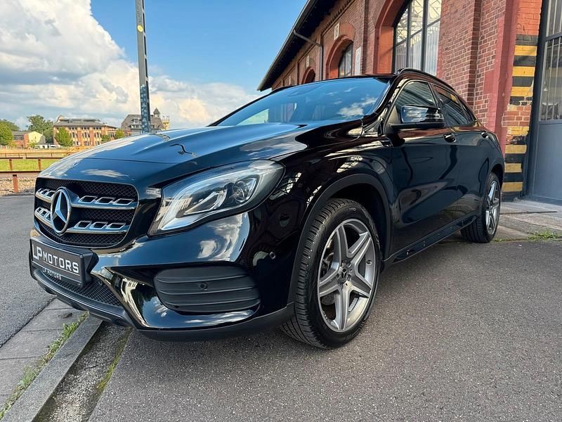 Schwarz Gebraucht 2017 Mercedes GLA250 AMG line SUV | 20.990 € (Guter Preis) - Bild 1/4