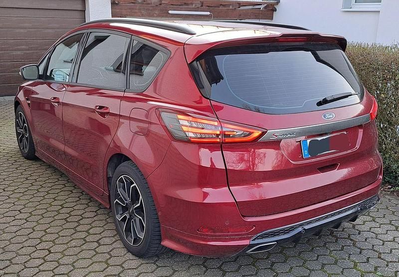 Gebraucht Ford S-MAX ST-Line 190 PS (139 kW) 2018 Rot Van / Kleinbus