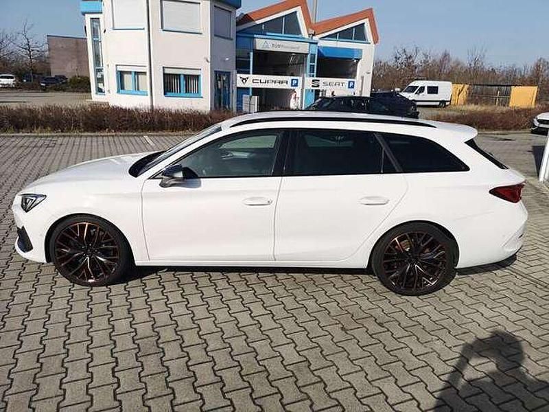 Gebraucht Cupra Leon 245 PS (180 kW) 2023 "candy" weiss Kombi