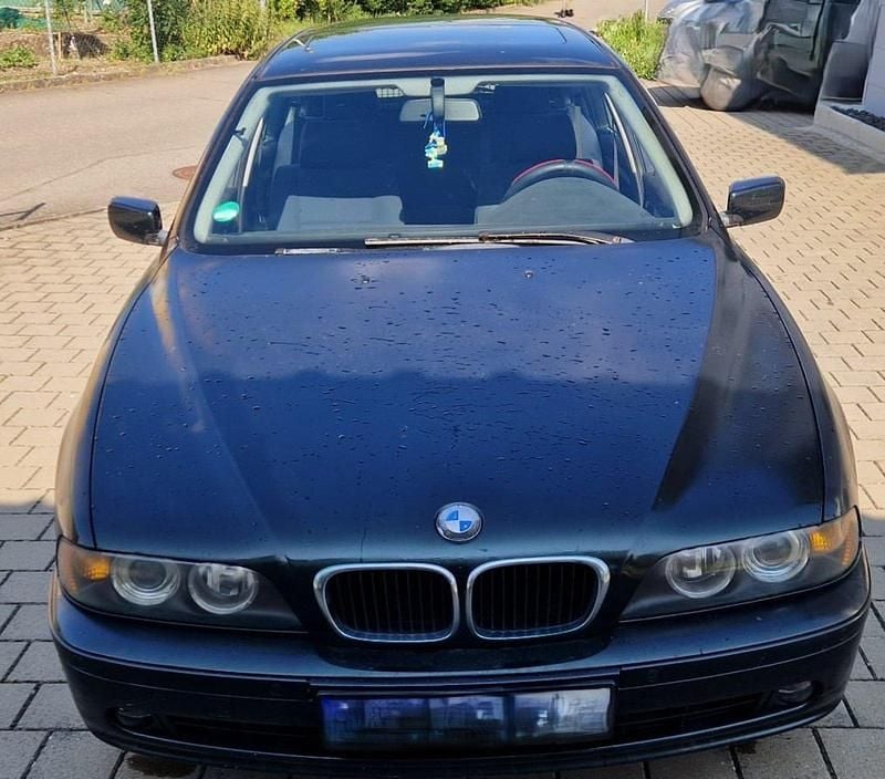 Grün Gebraucht 2002 BMW 525 Kombi | 2.000 € (Superpreis) - Bild 1/4