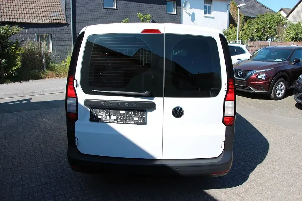 Gebraucht VW Caddy 102 PS (75 kW) 2022 Weiß Van / Kleinbus