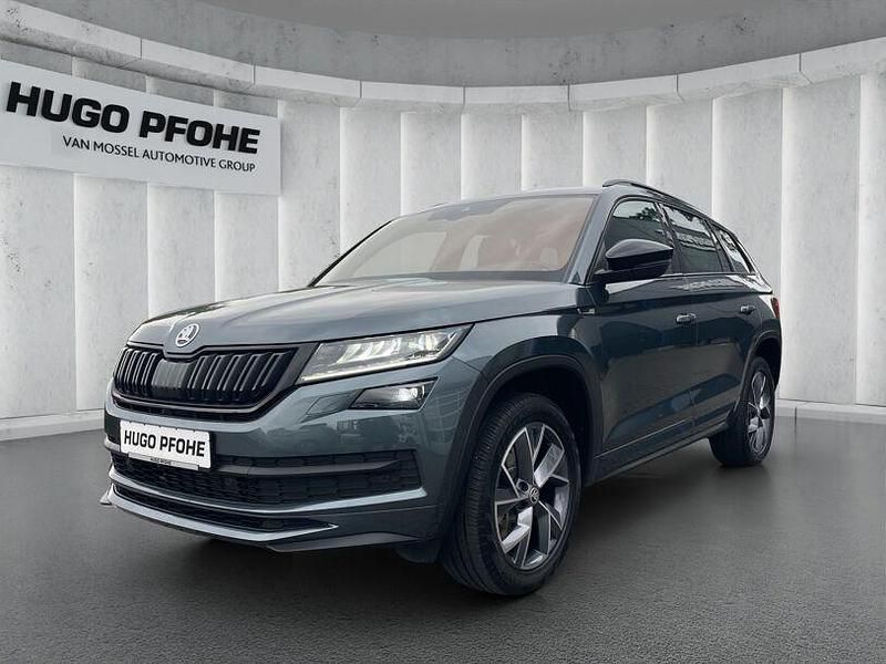 Grau Gebraucht 2021 Skoda Kodiaq SportLine SUV | 35.475 € (Etwas zu teuer) - Bild 1/4