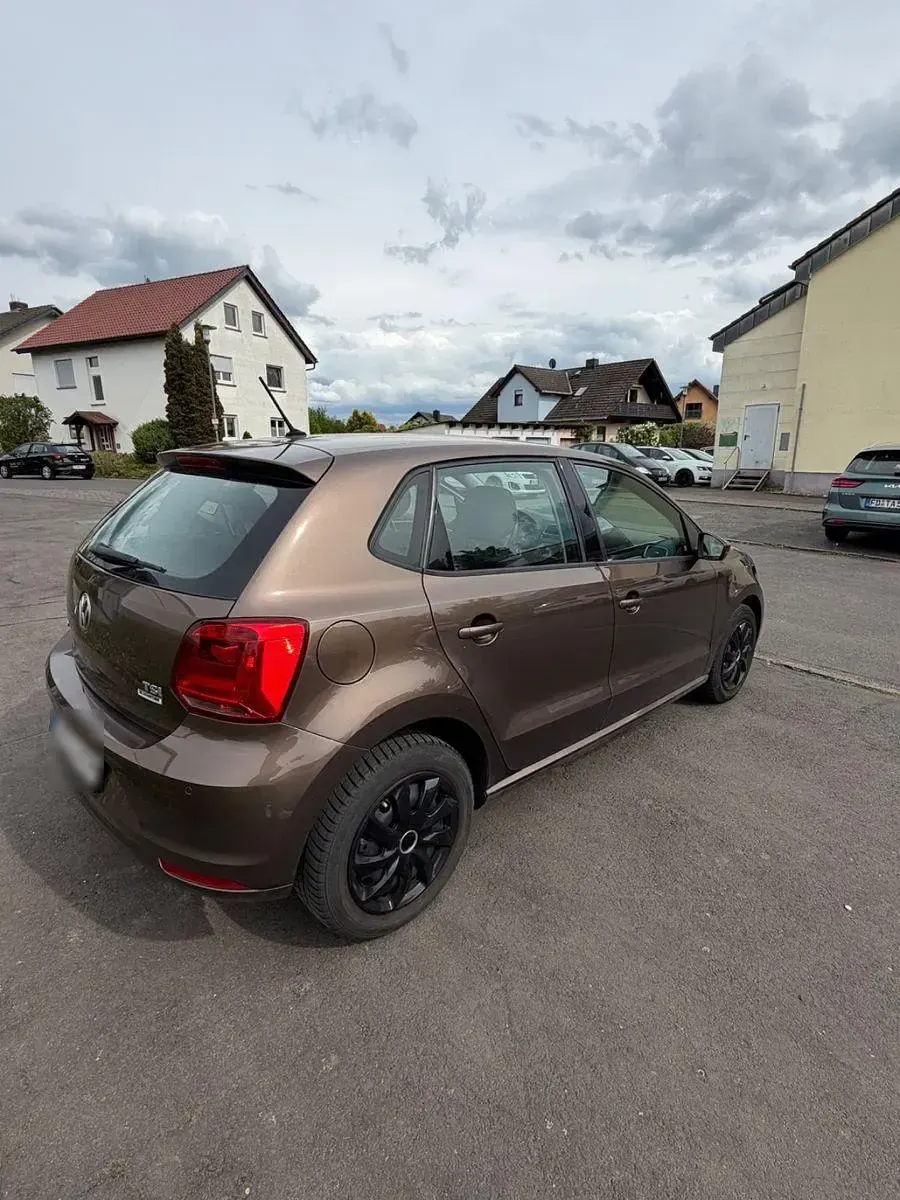Gebraucht VW Polo 90 PS (66 kW) 2015 Braun Kleinwagen
