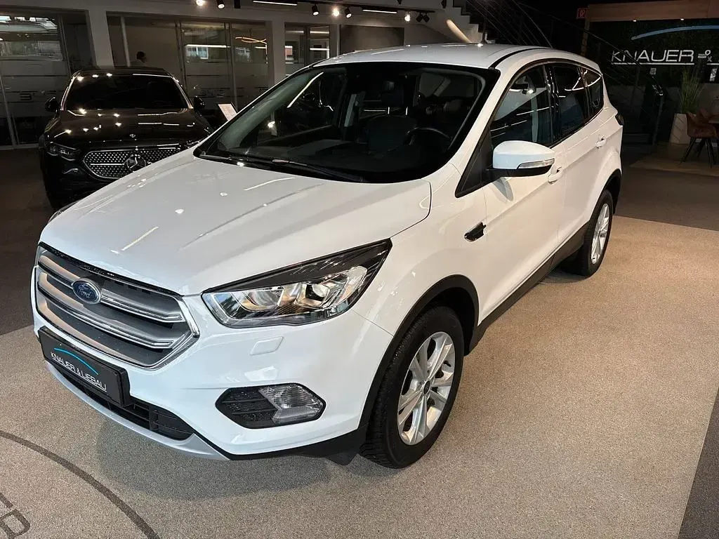 Gebraucht Ford Kuga Titanium 150 PS (110 kW) 2017 Weiß SUV
