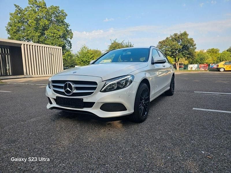 Weiß Gebraucht 2016 Mercedes C220 Kombi | 9.999 € (Guter Preis) - Bild 1/4