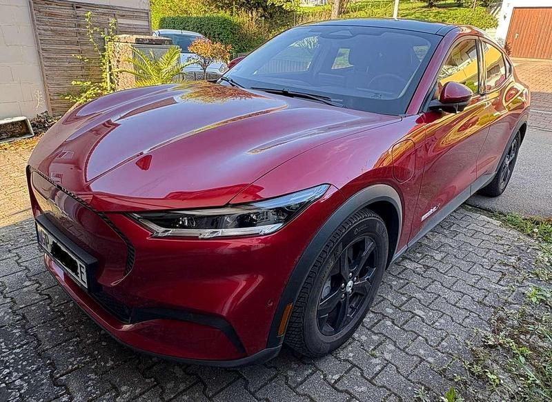 Rot Gebraucht 2022 Ford Mustang Mach-E Premium SUV | 29.999 € (Superpreis) - Bild 1/4