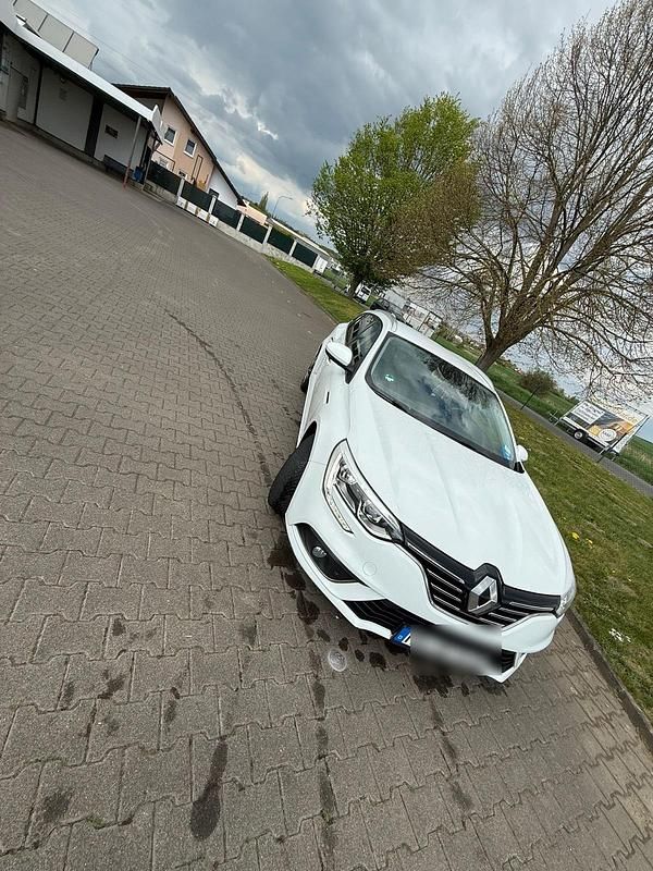 Weiß Gebraucht 2018 Renault Mégane IV Kombi | 6.300 € (Guter Preis) - Bild 1/4