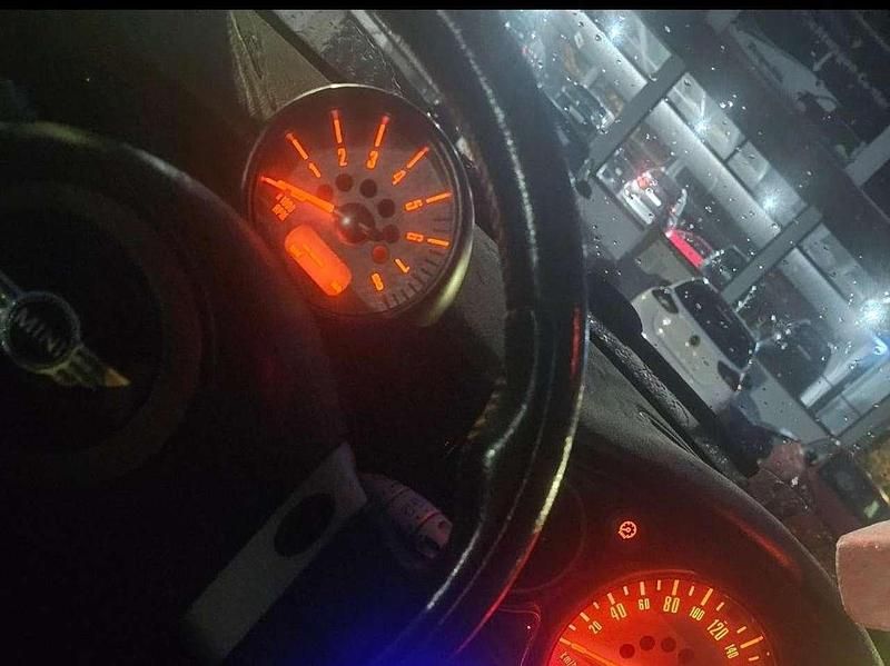 Second-hand Mini ONE Seven 90 CP (66 kW) 2006 Roșu Hatchback