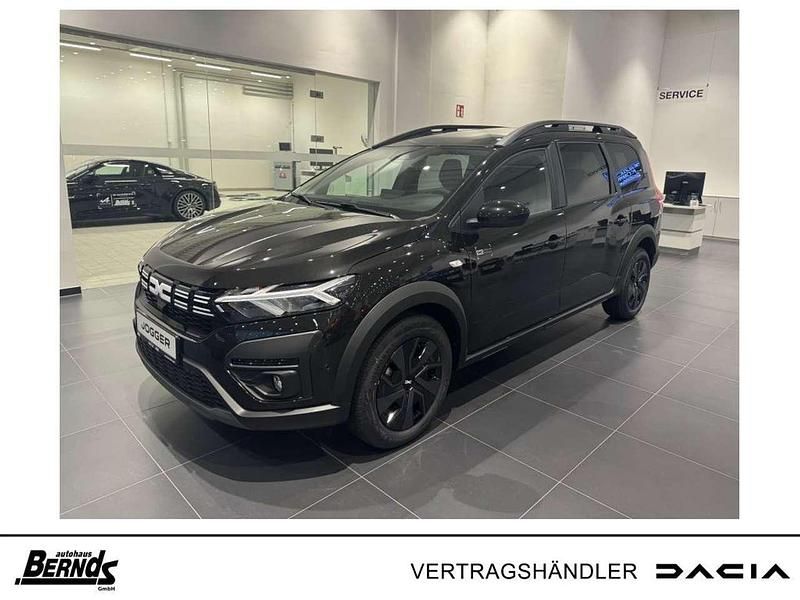 Perlmuttschwarz metallic Neu 2025 Dacia Jogger Expression Kombi | 21.999 € (Fairer Preis) - Bild 1/2