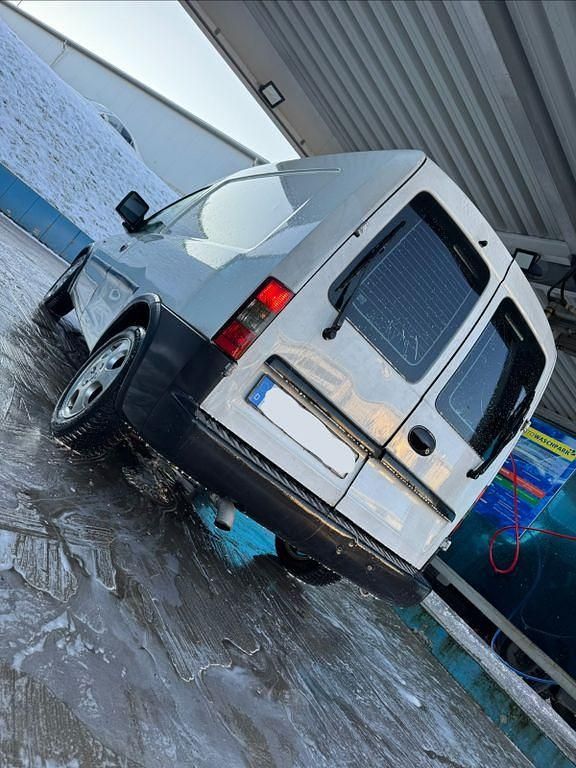 Second-hand Opel Combo 75 CP (55 kW) 2010 Alb Monovolum