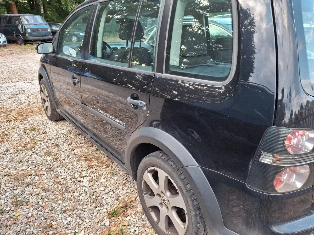 Gebraucht VW Touran Trendline 105 PS (77 kW) 2007 Schwarz Van / Kleinbus