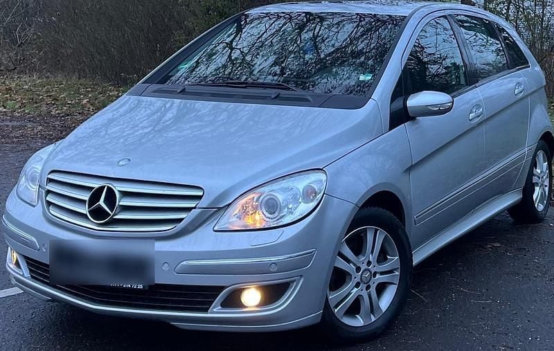Gebraucht Mercedes B180 102 PS (75 kW) 2007 Silber Van / Kleinbus