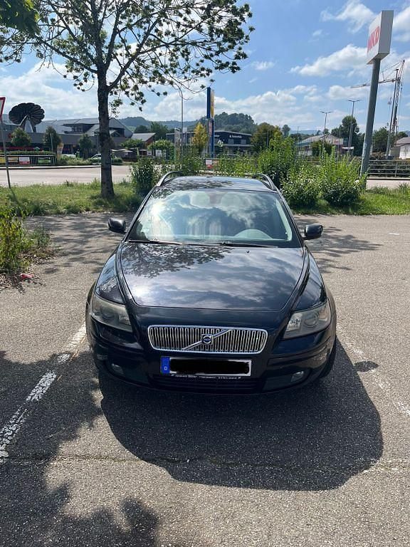 Schwarz Gebraucht 2005 Volvo V50 Summum Kombi | 2.600 € (Fairer Preis) - Bild 1/4