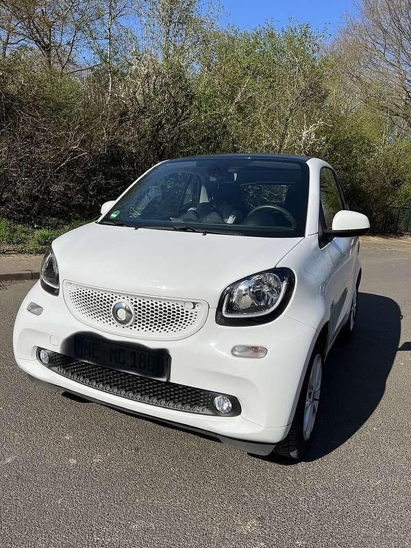 Gebraucht Smart ForTwo Coupé Basis 71 PS (52 kW) 2016 Weiß Kleinwagen