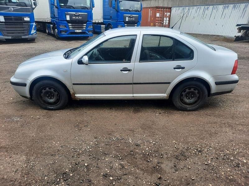 Gebraucht VW Bora 90 PS (66 kW) 1999 Silber Limousine