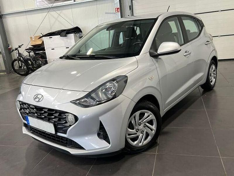 Silber Gebraucht 2021 Hyundai i10 Select Kleinwagen | 8.995 € (Fairer Preis) - Bild 1/4