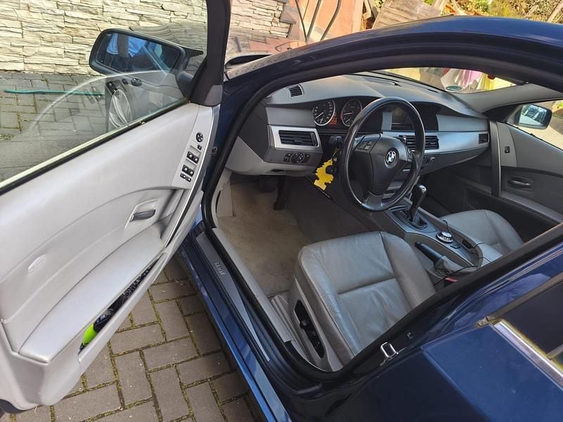 Gebraucht BMW 530 218 PS (160 kW) 2004 Blau Limousine