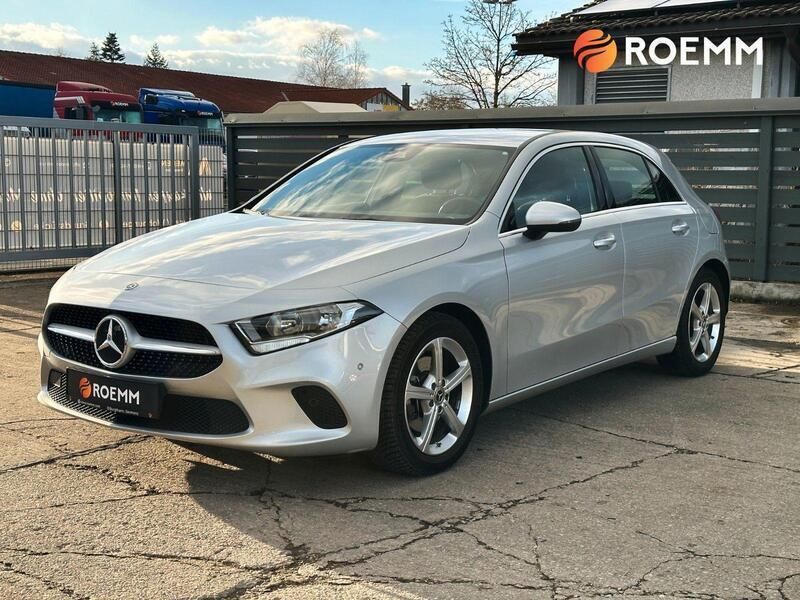 Iridiumsilber metalliclack Gebraucht 2018 Mercedes A200 Limousine | 19.799 € (Guter Preis) - Bild 1/4