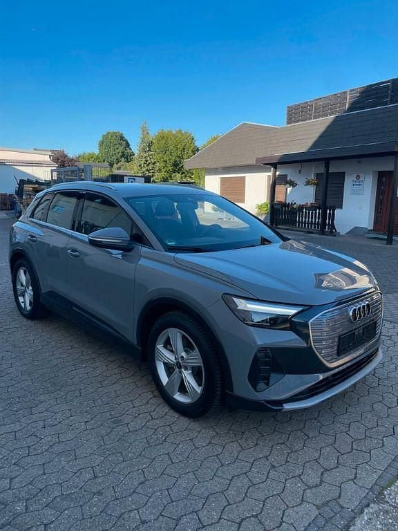 Second-hand Audi Q4 e-tron Advanced 219 kW (299 CP) 2021 Gri SUV