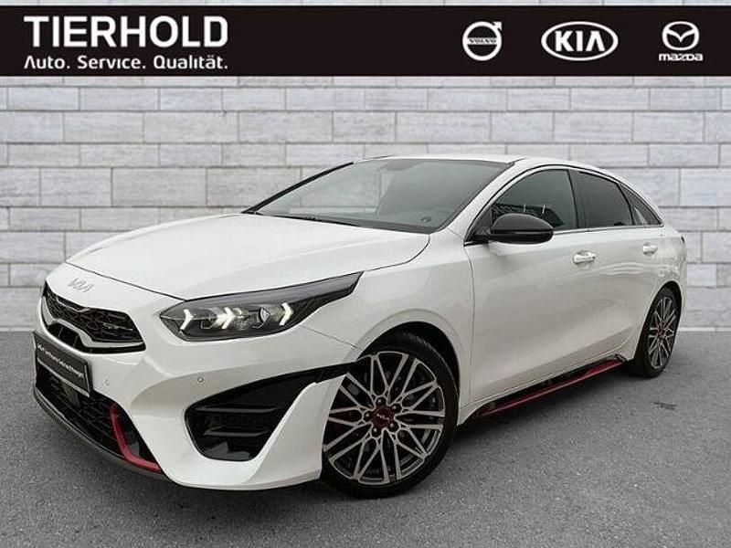 Gebraucht Kia ProCeed GT 204 PS (150 kW) 2023 (hw2) deluxeweiss met. Kombi