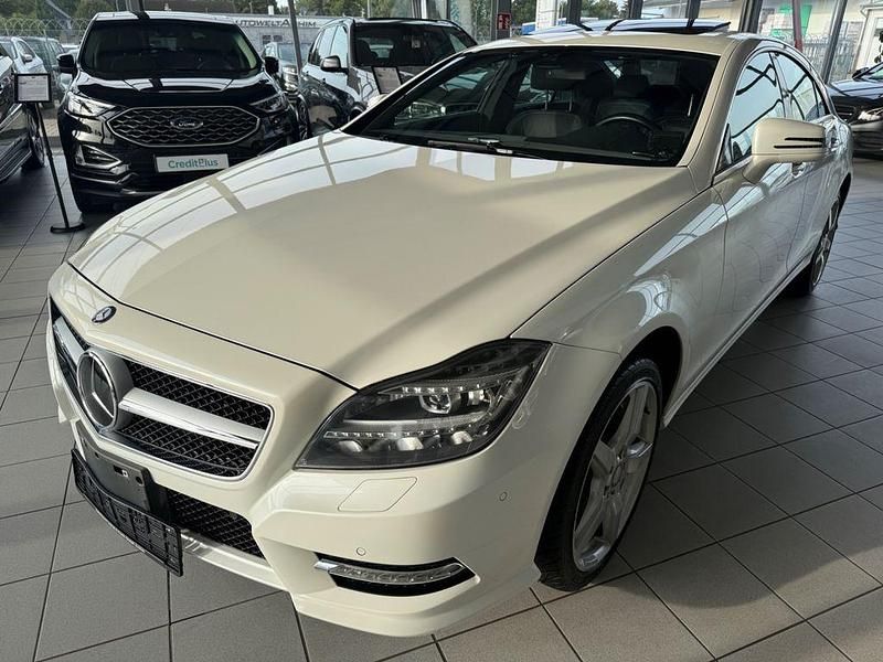 Weiß Gebraucht 2013 Mercedes CLS350 AMG Limousine | 29.499 € (Teuer) - Bild 1/4