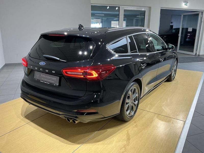 Gebraucht Ford Focus ST-Line 155 PS (114 kW) 2024 Schwarz Limousine