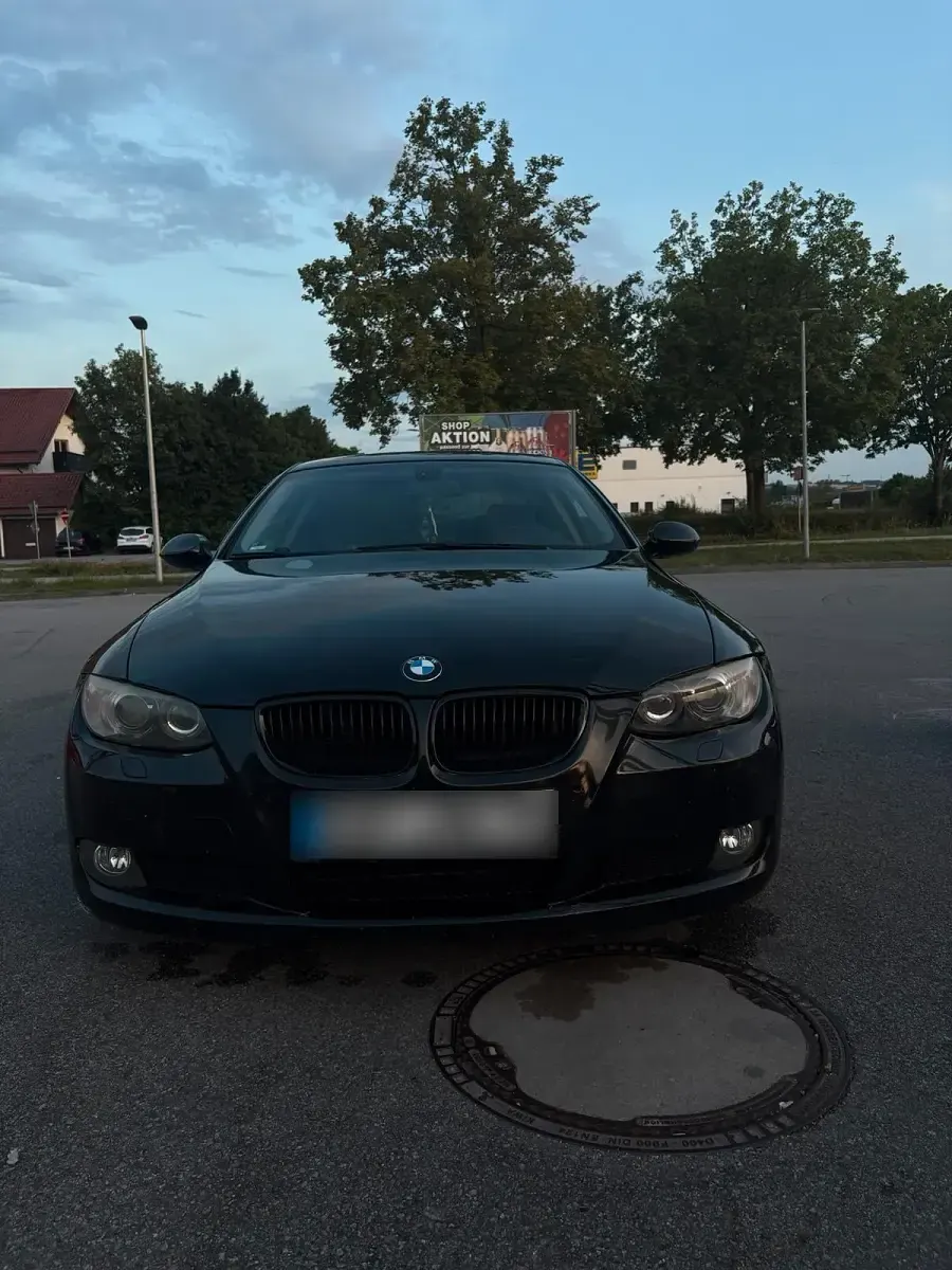 Gebraucht BMW 325 218 PS (160 kW) 2008 Schwarz Coupé