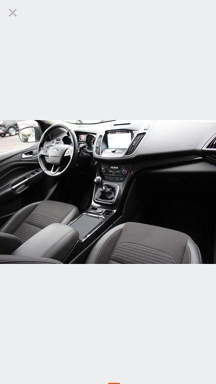 Gebraucht Ford Kuga Titanium 150 PS (110 kW) 2017 Grau SUV