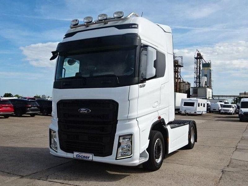 Gebraucht Ford S-MAX S 368 PS (270 kW) 2023 Weiss Van / Kleinbus