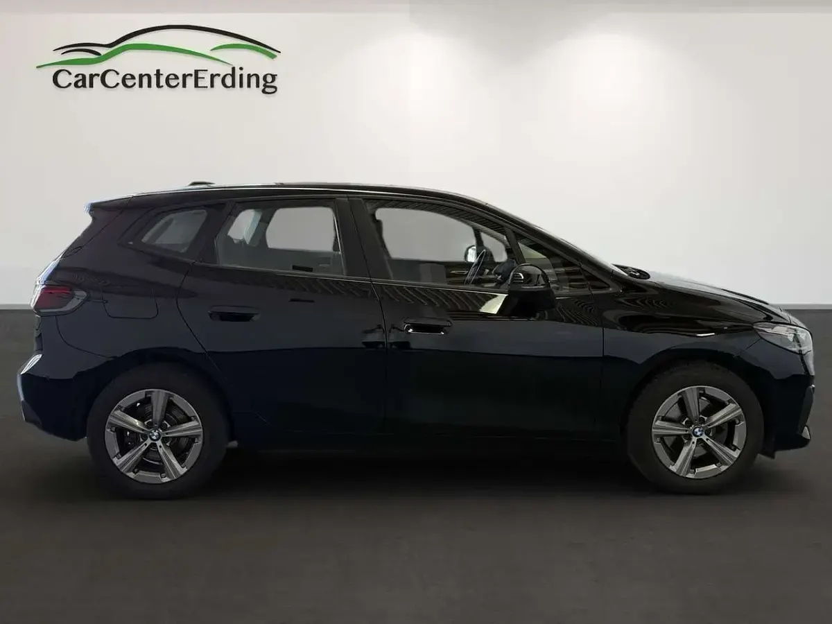 Gebraucht BMW 220 170 PS (125 kW) 2023 Schwarz ii/bonnet fluid Van / Kleinbus