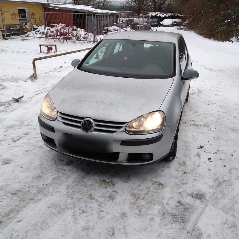 Grau Gebraucht 2005 VW Golf V Kleinwagen | 950 € (Superpreis) - Bild 1/4