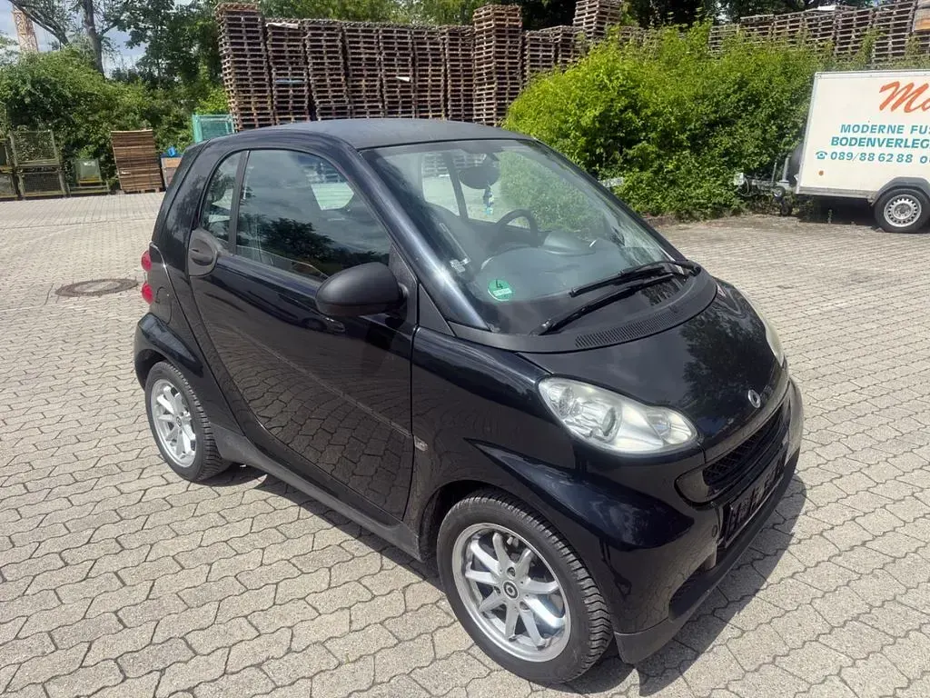 Gebraucht Smart ForTwo Coupé 61 PS (44 kW) 2011 Schwarz Coupé