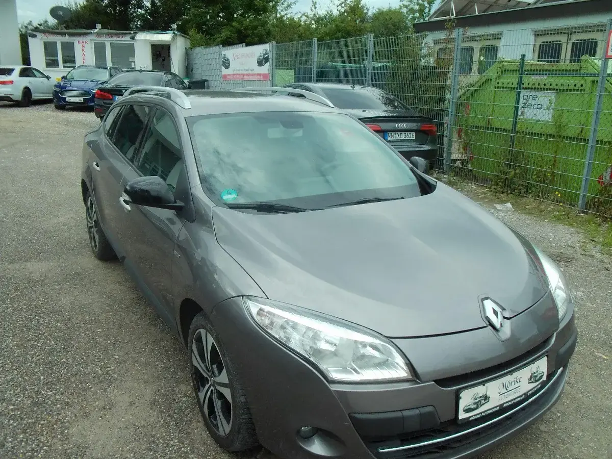 Gebraucht Renault Mégane GrandTour Bose Edition 110 PS (80 kW) 2012 Grau Kombi