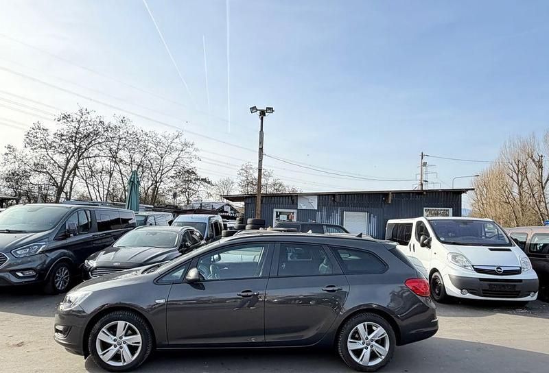 Gebraucht Opel Astra 140 PS (102 kW) 2015 Grau Kombi