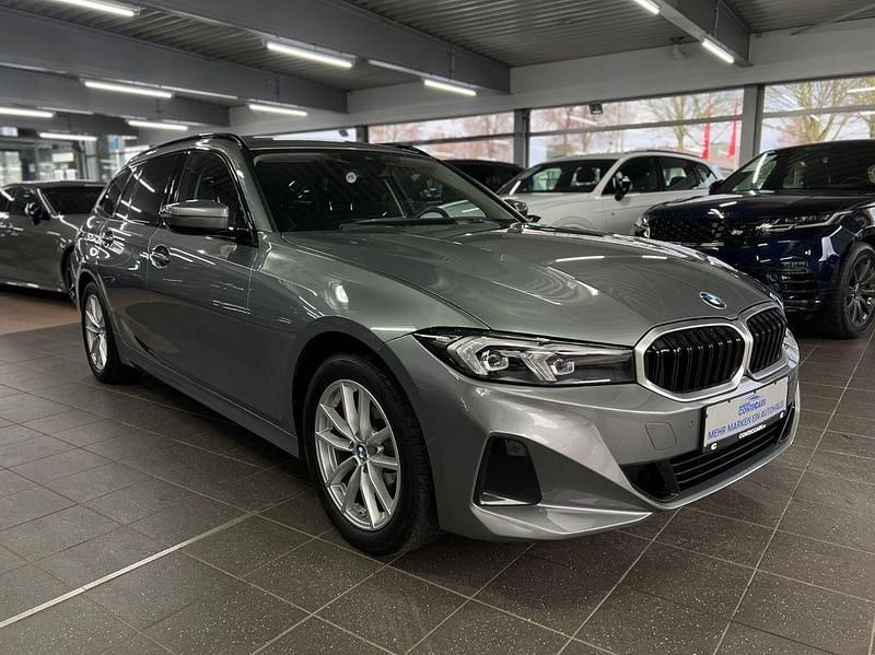 Grau Gebraucht 2023 BMW 320 Kombi | 28.950 € (Guter Preis) - Bild 1/4
