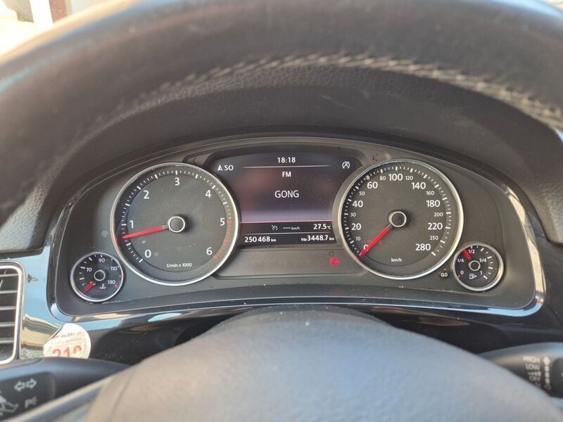 Schwarz Gebraucht 2013 VW Touareg SUV | 12.499 € (Guter Preis) - Bild 1/4