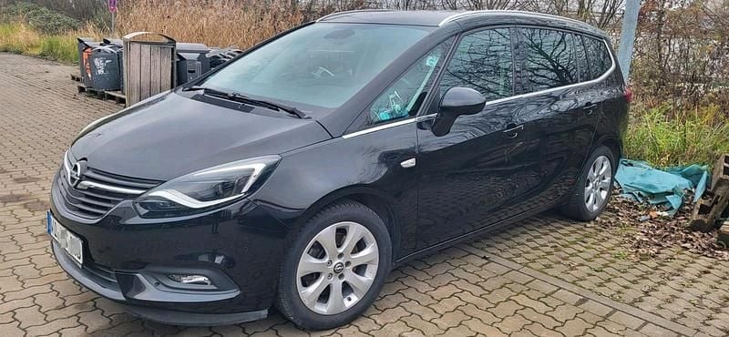 Schwarz Gebraucht 2018 Opel Zafira Tourer Business Innovation Van / Kleinbus | 15.000 € (Teuer) - Bild 1/4
